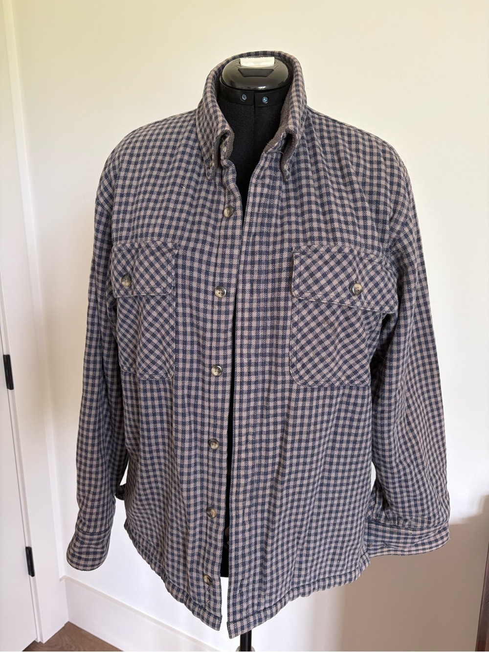 Cabela's Logo Fleece Lined Flannel Shirt Jacket - Grey and Blue Exterior